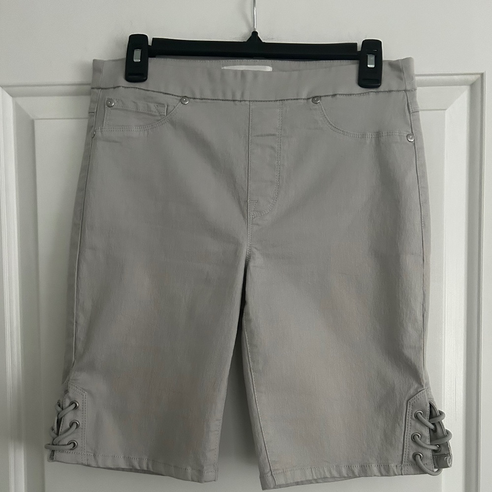 Audrey Tribal Mid Rise Jean shorts